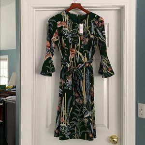 Ann Taylor new (tags on) 3/4 sleeve dress. Size 8.